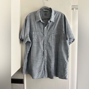 Izod Button down XXL pinstripe Short Sleeve